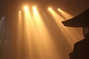 《零点备忘录》夜班值班记录场景封面